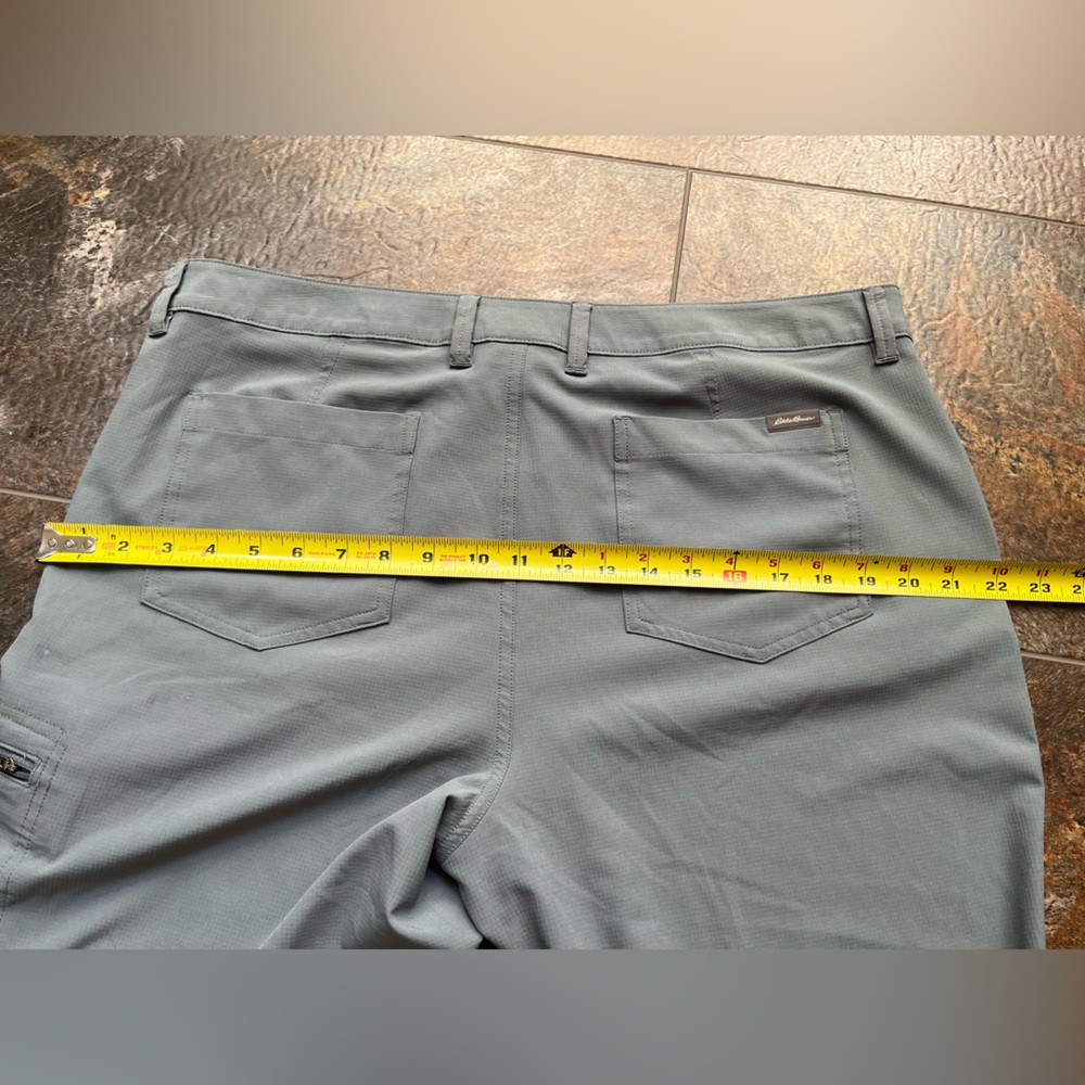 Women’s Eddie Bauer gray rip stop crop capri cargo hiking trail pant. Size 14 - Picture 16 of 16